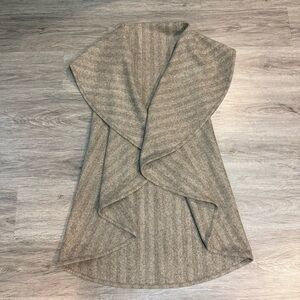 Ecola 100% Wool Sleeveless Cloak Poncho